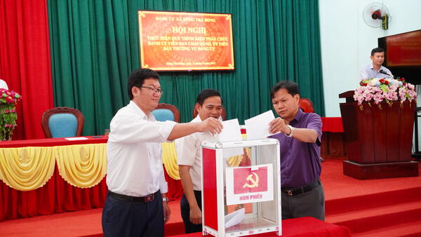ĐẢNG ỦY XÃ ĐÔNG TRÀ BỒNG TỔ CHỨC HỘI NGHỊ KIỆN TOÀN CÁC CHỨC DANH LÃNH ĐẠO